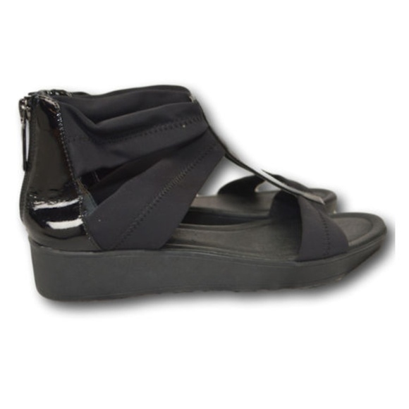 Donald J Pliner Women's Black Stretch Leather Sandals Size 9 NWOB Zip Back - Picture 5 of 5